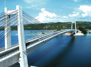 図版：日本パラオ友好橋（完成写真）