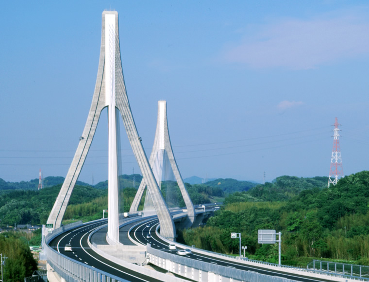 図版：新東名高速道路　矢作川橋（愛知県2005年竣工）