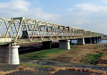図版：東武伊勢崎線　利根川橋梁（埼玉県～群馬県2010年竣工）
