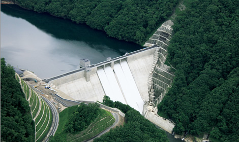 図版：湯西川ダム（栃木県2012年竣工）