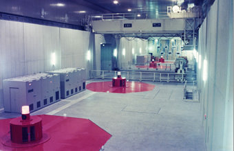 図版：アサハンシグラグラ地下発電所（インドネシア1982年竣工）