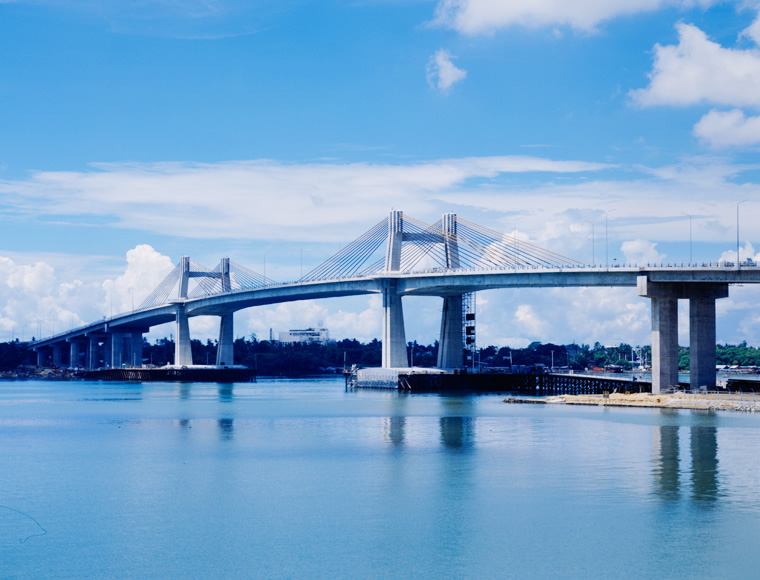 図版：マルセロ・フェルナン橋（第二マクタン橋）（フィリピン1999年竣工）
