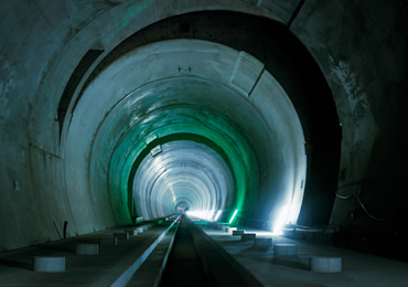 図版：東北新幹線　岩手一戸トンネル（岩手県1998年竣工）