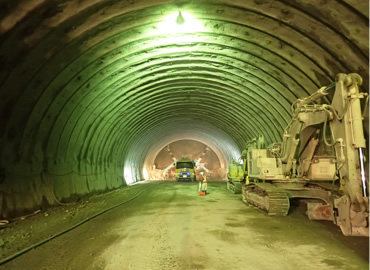 図版：白井トンネル坑内の様子
