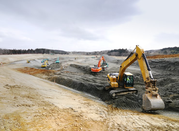 図版：土壌貯蔵施設建設の様子（2018年2月）