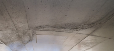 図版：スランプ15cmの一般的な覆工コンクリートを使用したときの内空表面の仕上がり状況