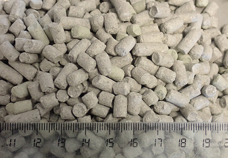 試験に⽤いたベントナイトペレット