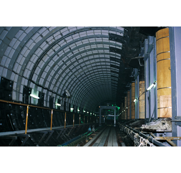 大阪市営地下鉄長堀鶴見緑地線大阪ビジネスパーク駅