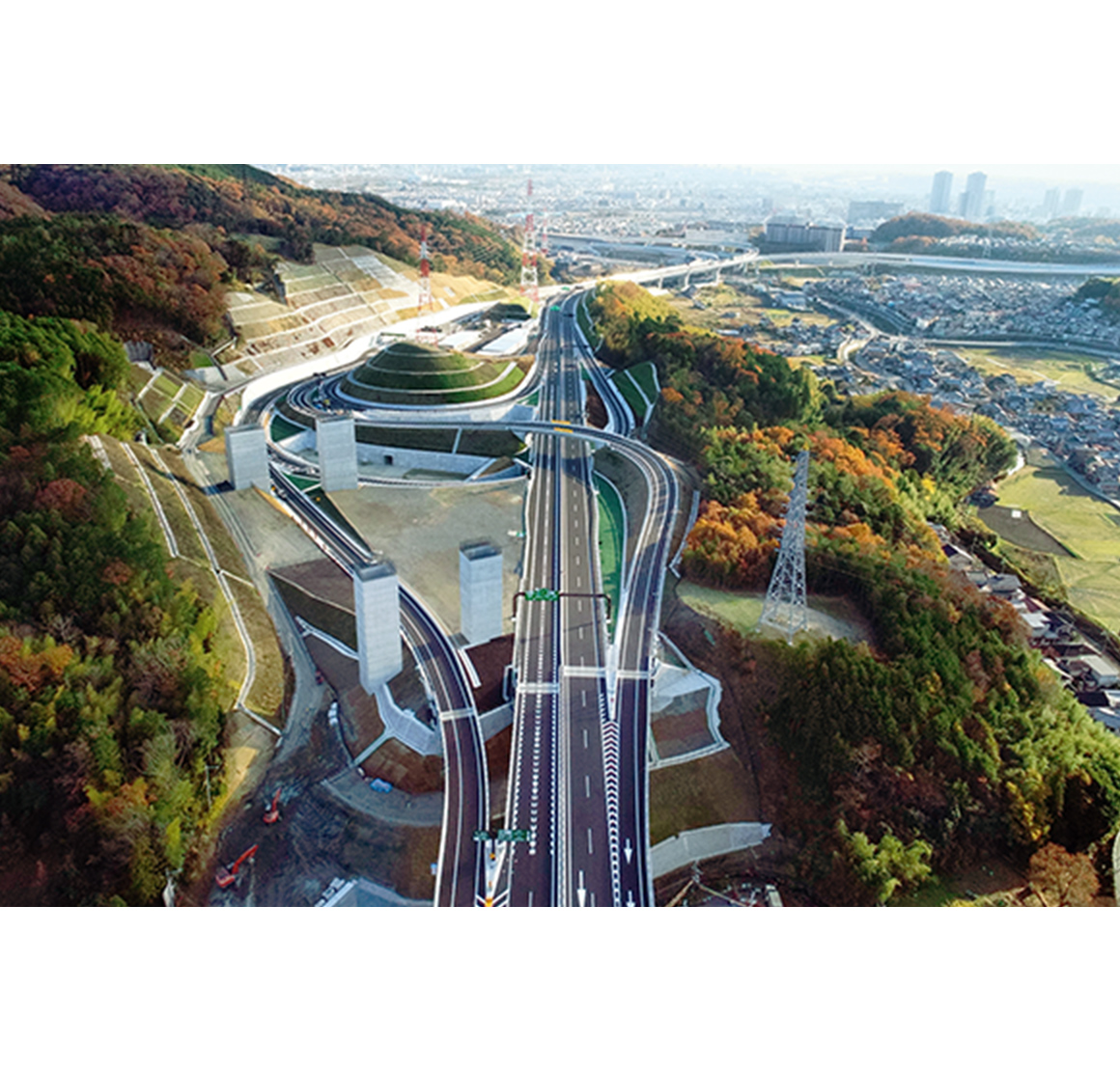 新名神高速道路　高槻ジャンクション・インターチェンジ
