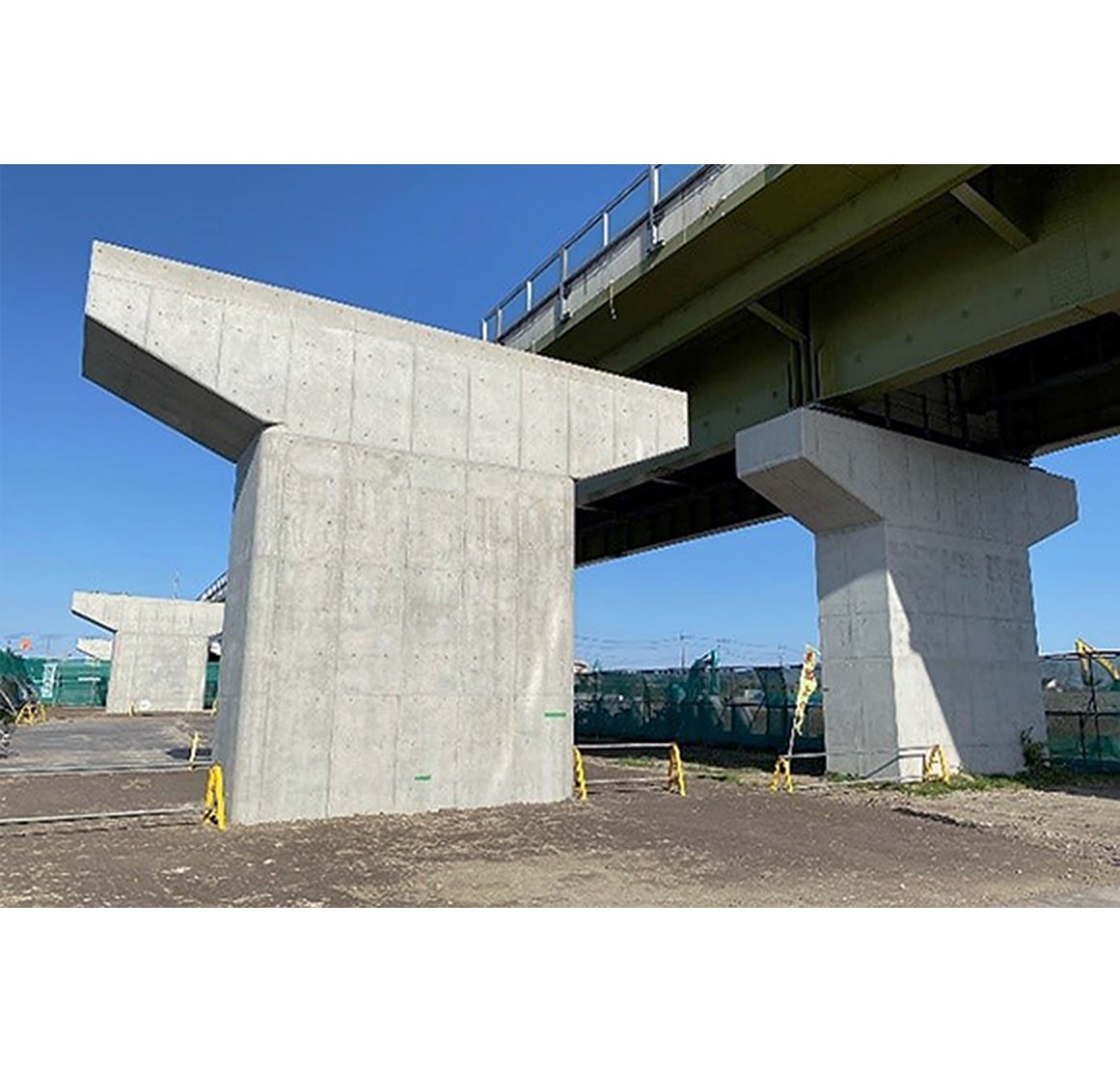 首都圏中央連絡自動車道　横町高架橋（下部工）、下万田高架橋（下部工）