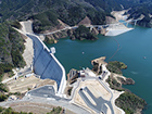 図版:五ケ山ダム堤体建設工事