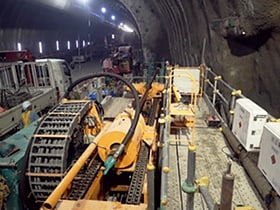 図版:新名神高速道路 箕面トンネル西