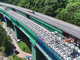 関越自動車道 阿能川橋(上り線)