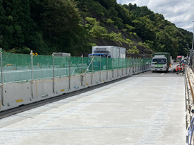 図版:名神高速道路河内橋