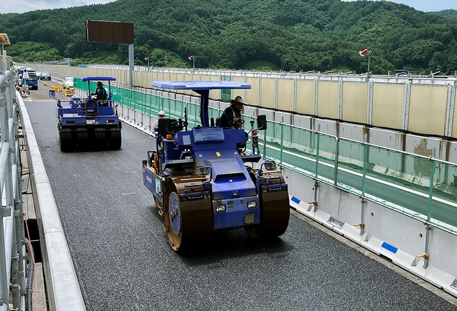 アスファルト舗装工