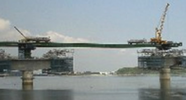 図版:補助桁併用張出し架設工法