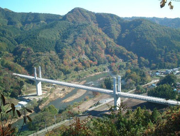 図版:三戸望郷大橋(完成写真)