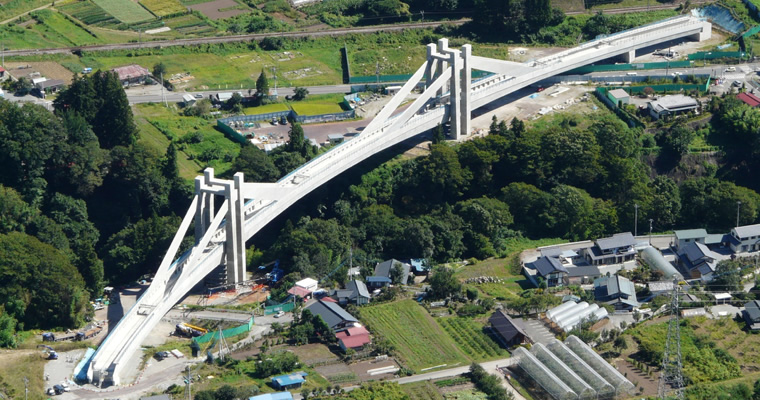 図版:全景