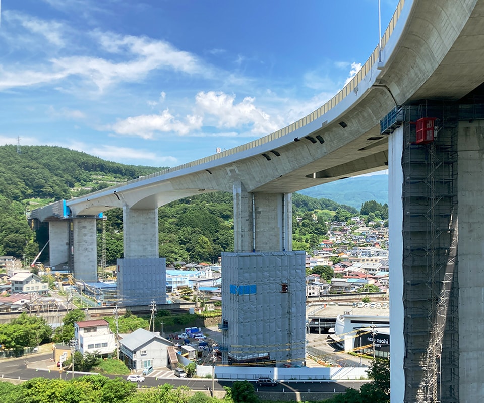 図版:本工法を適用した岡谷高架橋改良工事