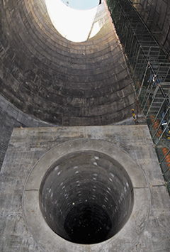 図版：放水路立坑と放水路トンネル