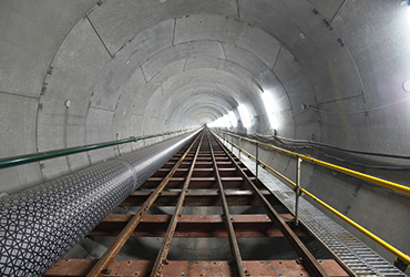 図版：海底トンネルとなる放水路トンネルの様子