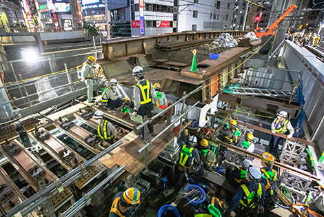 図版：宮益架道橋の架け替えの様子