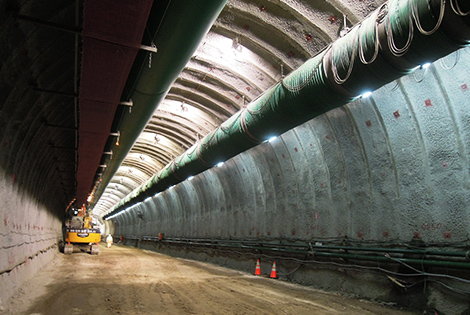 図版：施工中の昆布トンネルの様子