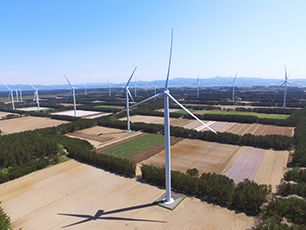 図版：ウィンドファームつがる風力発電事業（国内最大規模の陸上風力発電所の建設