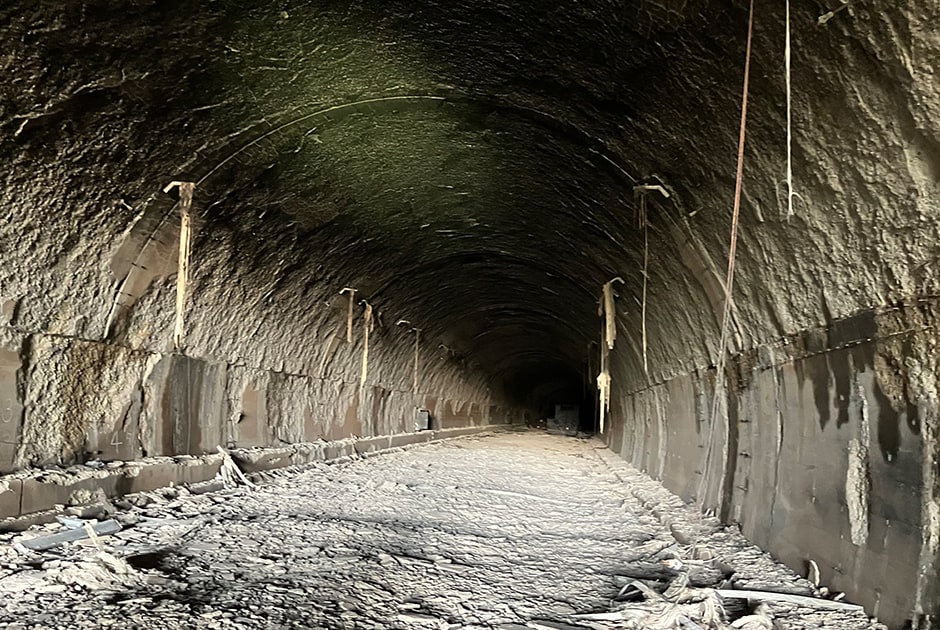 図版：火災後のトンネル坑内の様子