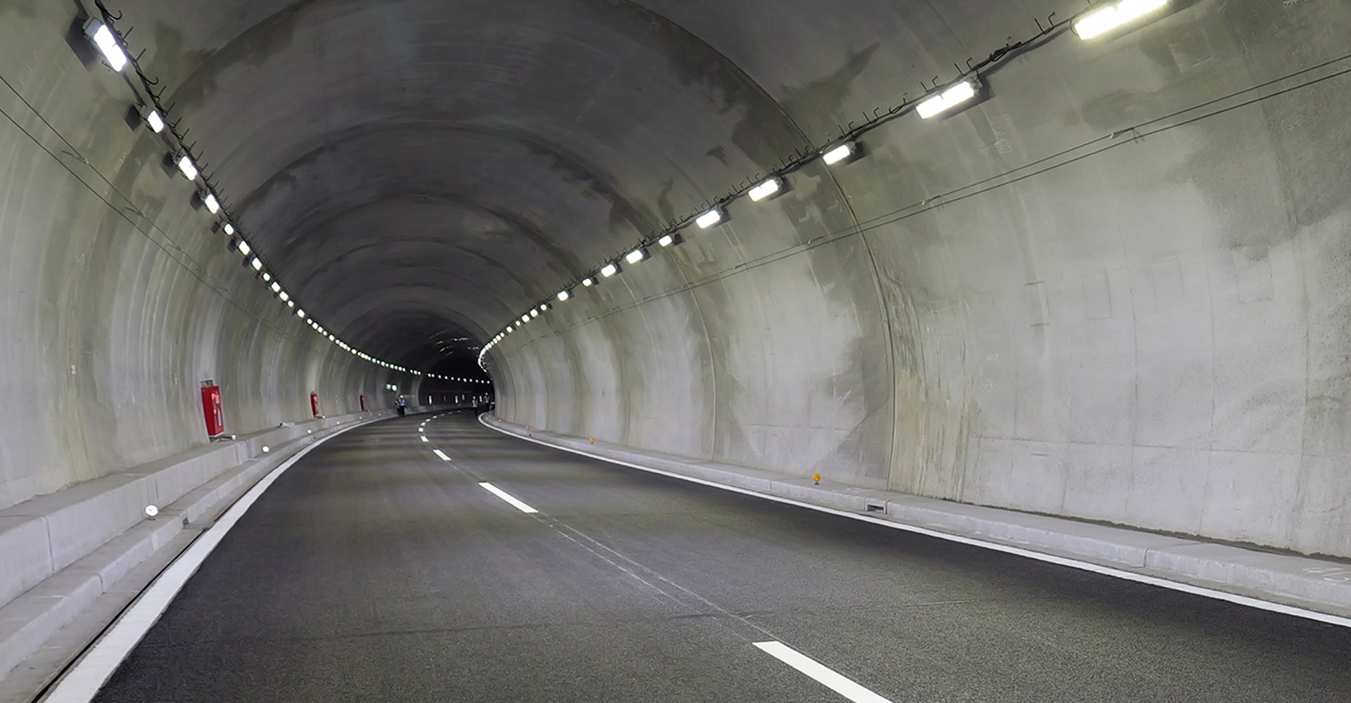 図版：復旧工事が完了した尼子山トンネル