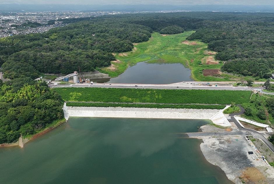 図版：最新の情報化施工技術を活用した既設堤体の耐震強化（村山上貯水池堤体強化工事）