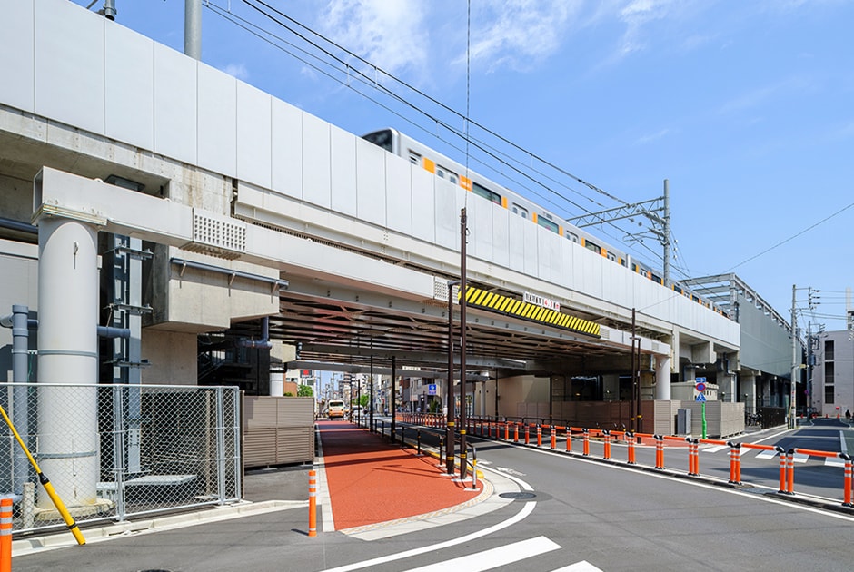 図版：東武伊勢崎線竹ノ塚駅付近の鉄道高架化（初めて特別区が事業主体になり、ミニ連立採用で早期に踏切解消を実現）