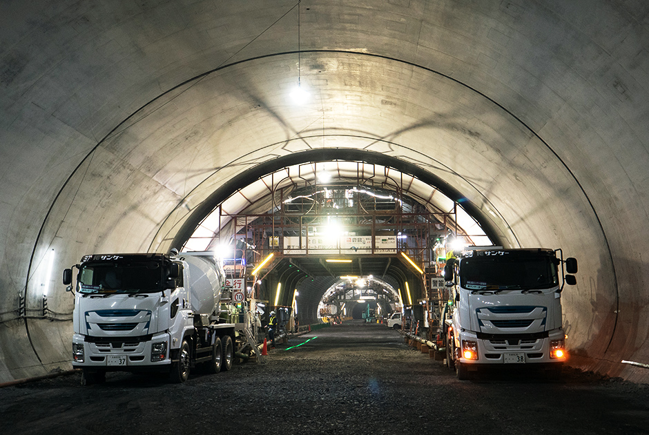 図版：新名神高速道路　宇治田原トンネル西工事での適用事例