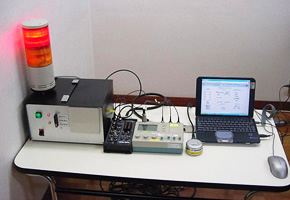 振動監視システムの機器 