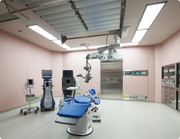 図版：手術室に高清浄度を維持できる空調システムを導入