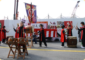 写真：姫路市民参加の子供達による祝太鼓も披露されました。 