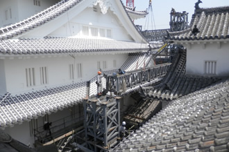 写真：西面鉄骨梁大天守取合の隙間