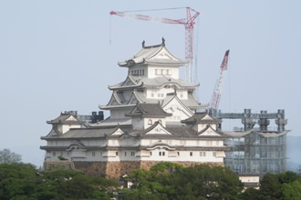 写真：2014年5月31日（お城北西面）6階まで鉄骨がなくなり、北西面の狭小部は全てなくなりました。