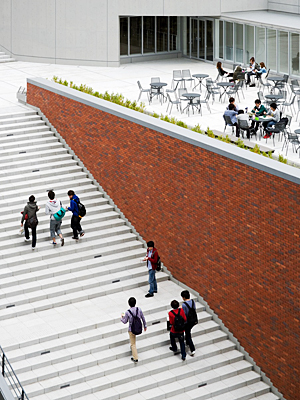 図版：東京薬科大学学生会館 