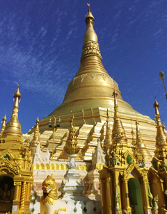 仏教国ミャンマーの象徴 シュエダゴン・パゴダ